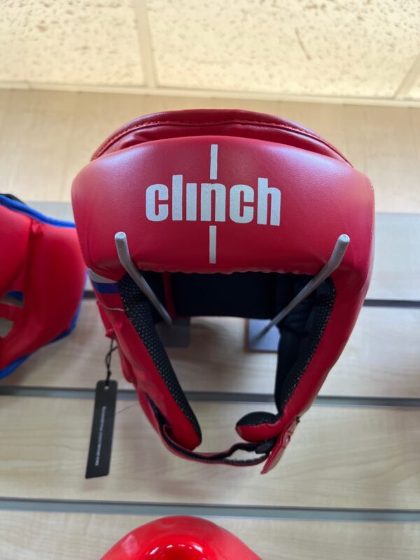 Шлем боксерский Clinch Olimp красный C112